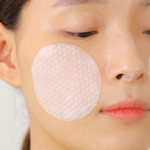 NUMBUZIN No.4 Pore Zero Peeled Egg Toner Pad (70 pads) Application on the skin